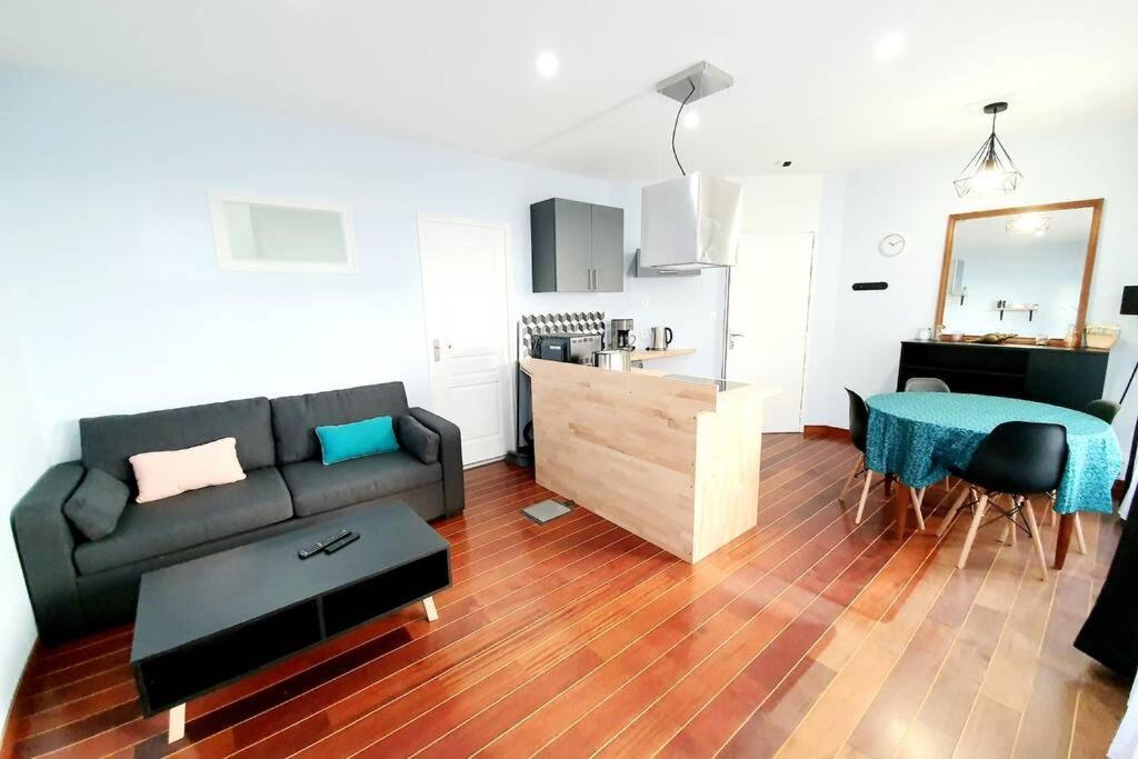 Appartement Lumineux Tout Confort De 33M2 Au Centre De Vannes Kültér fotó